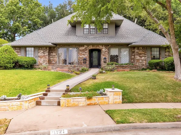1121 Derbyshire Pl, Carrollton, TX 75007
