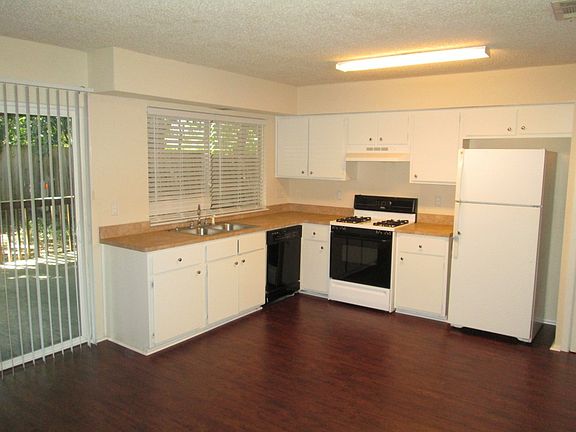 5th image of 12316 Bainbridge Ln