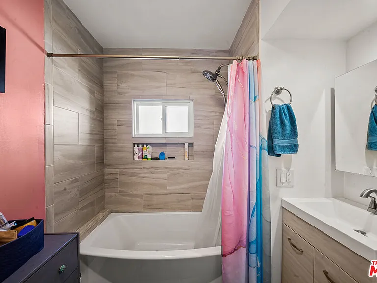 2227 Alsace Ave — Photo 19