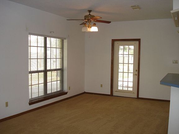 2nd image of 3414 Old Highway 146