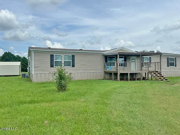 127 Crepe Myrtle Ln, Lucedale, MS 39452
