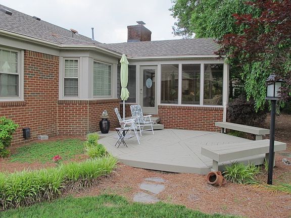 4th image of 724 Heritage Dr