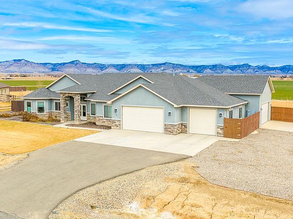 3rd image of 1166 Toscano Rd