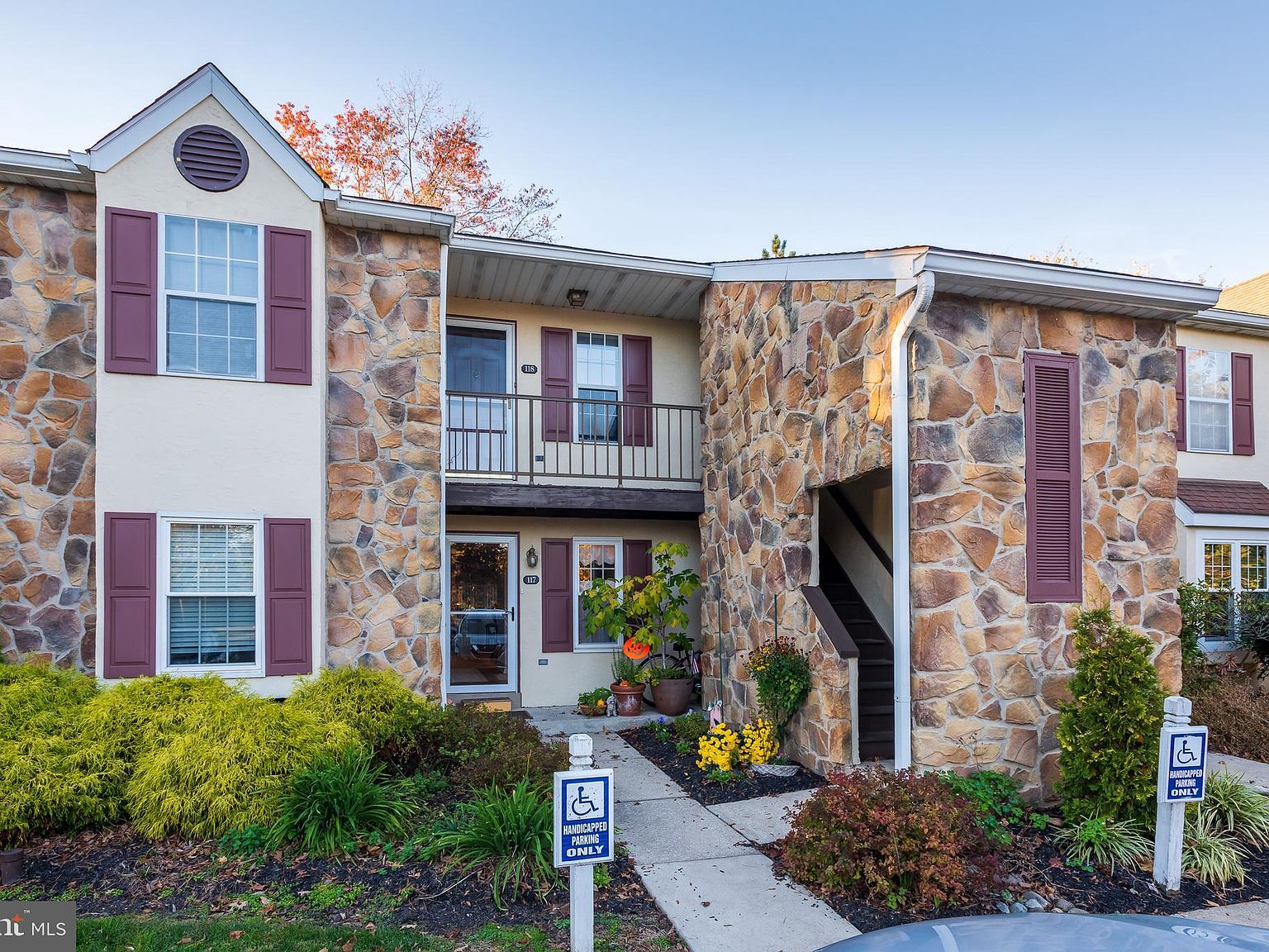 118 Valley Stream Cir, Chesterbrook, PA 19087 Zillow