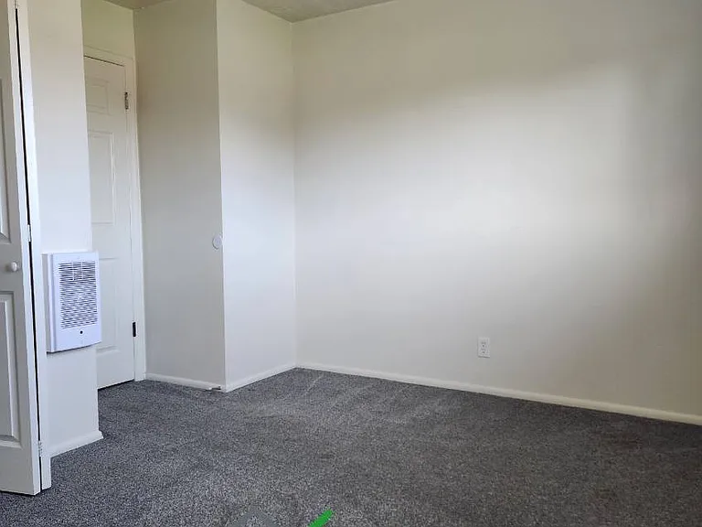 250 Carol Dr #1 — Photo 18