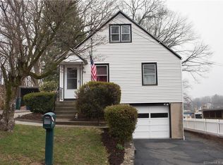 36 Vanguard St, Bridgeport, CT 06606