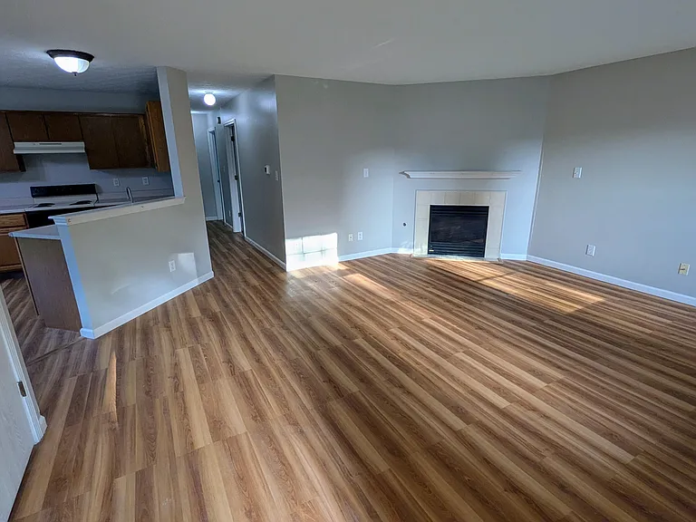 1065 Williamsburg Way — Photo 5