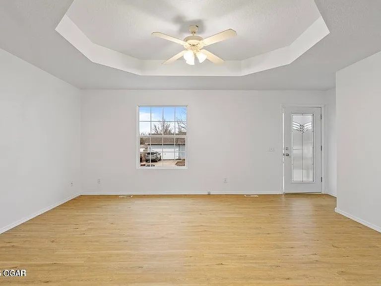 1177 E Amber Dr — Photo 12