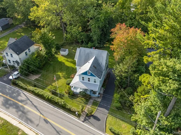 74 Lake Road, Valley Cottage, NY 10989