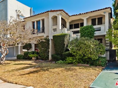 946 N Croft Ave, Los Angeles, CA, 90069