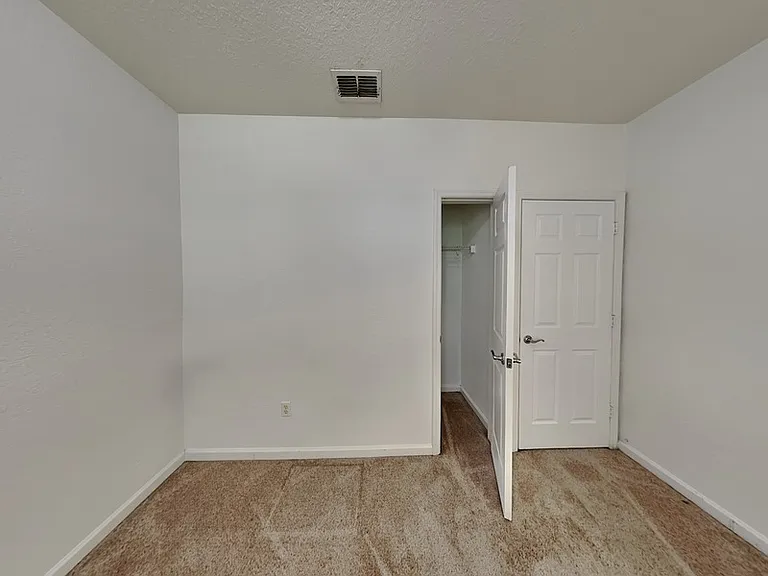 5049 Maxon Ter — Photo 10