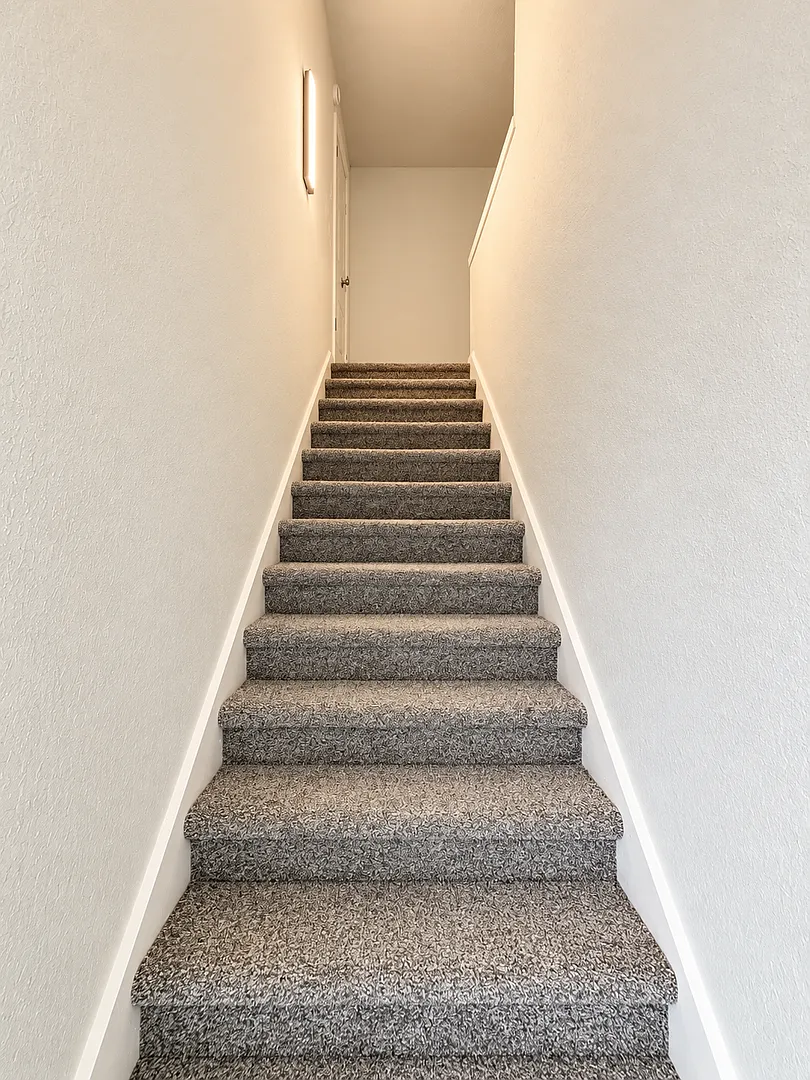 Royal Oak Condominiums — Photo 2