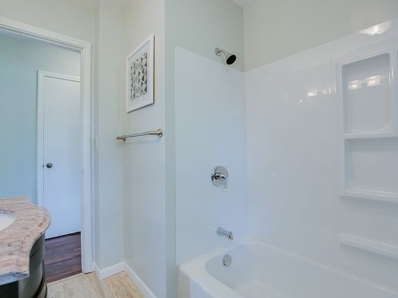5th image of 533 Oliver Ave N
