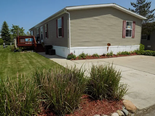 42012 Chalet Dr, Novi, MI 48377