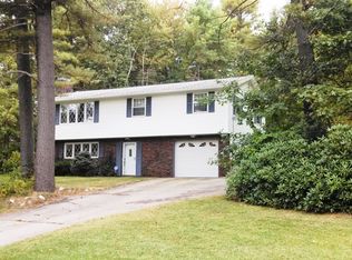 10 Lantern Ln, Auburn, NH 03032