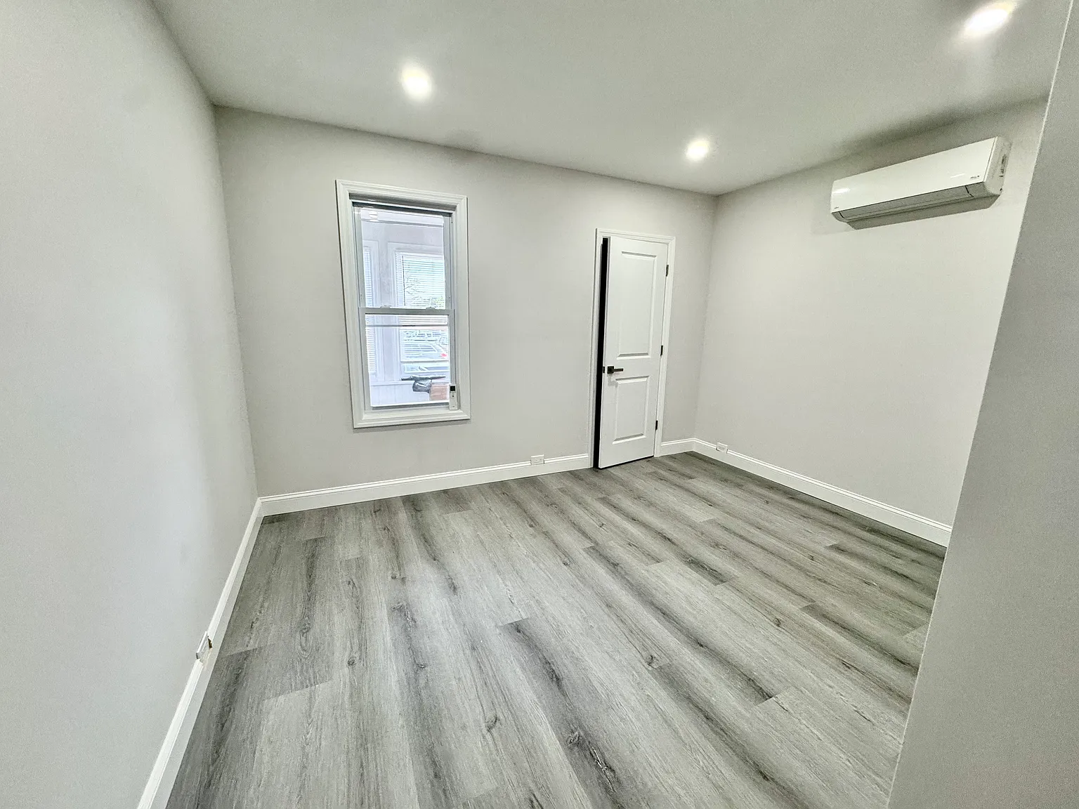 2 bed, $2,400 — Photo 2
