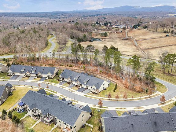 2nd image of 360 Winding Rd