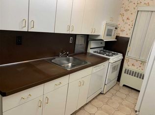 6306 252nd St, Little Neck, NY 11362