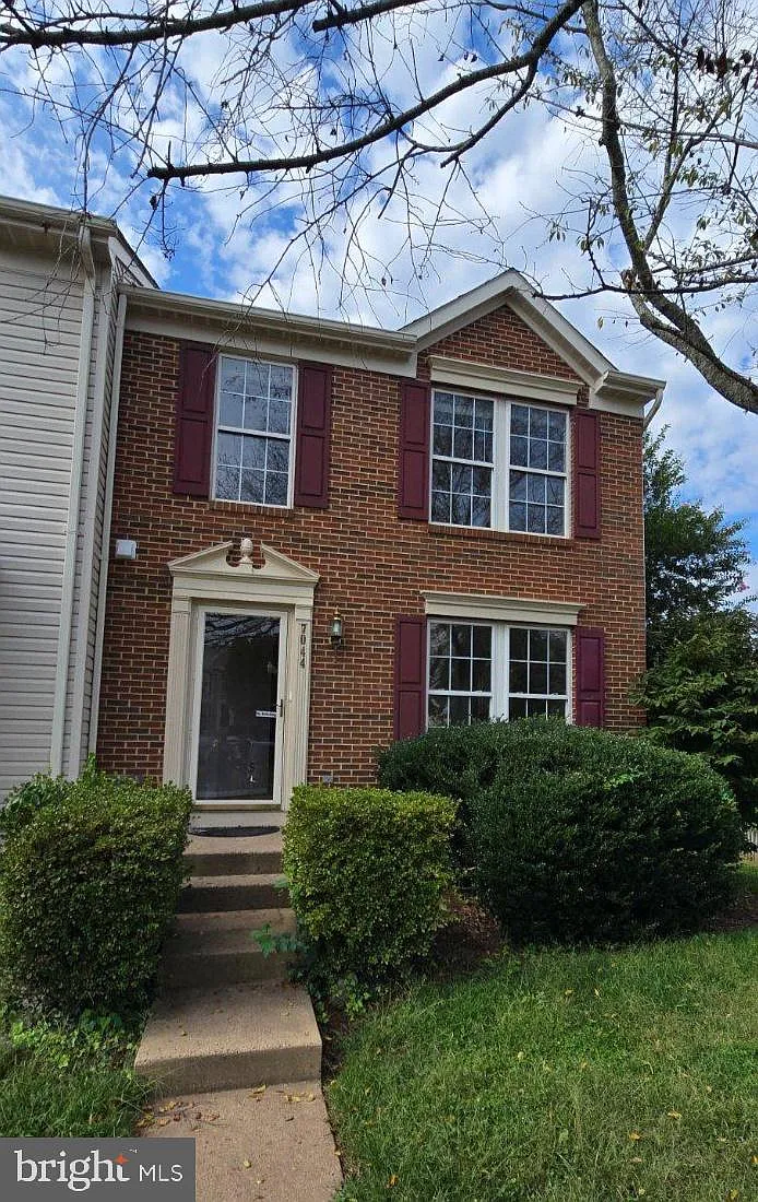 3 bed, 3.5 bath, 1740 sqft, $2,900 — Photo 1