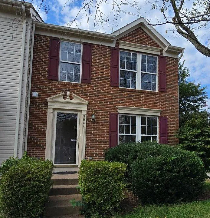 7044 Rogue Forest Ln