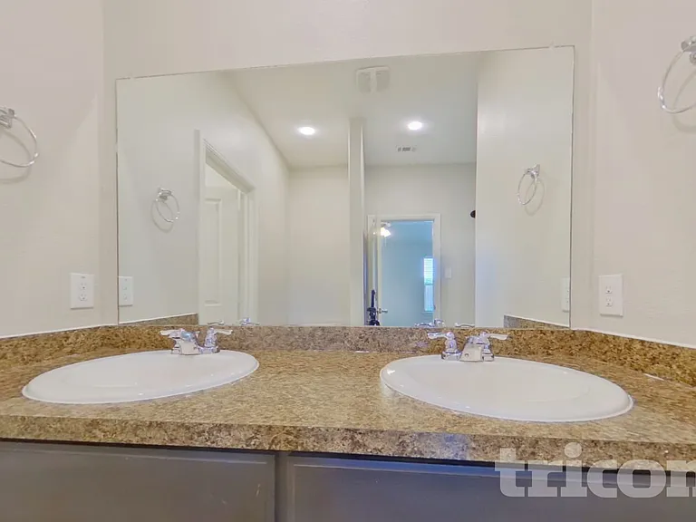 324 Foxhunter St — Photo 8