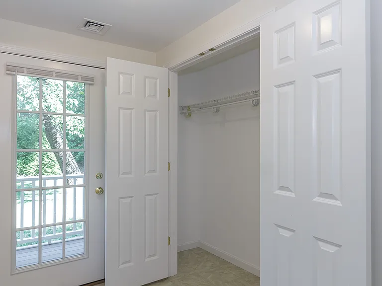 4 Jessica Ln #4A — Photo 22