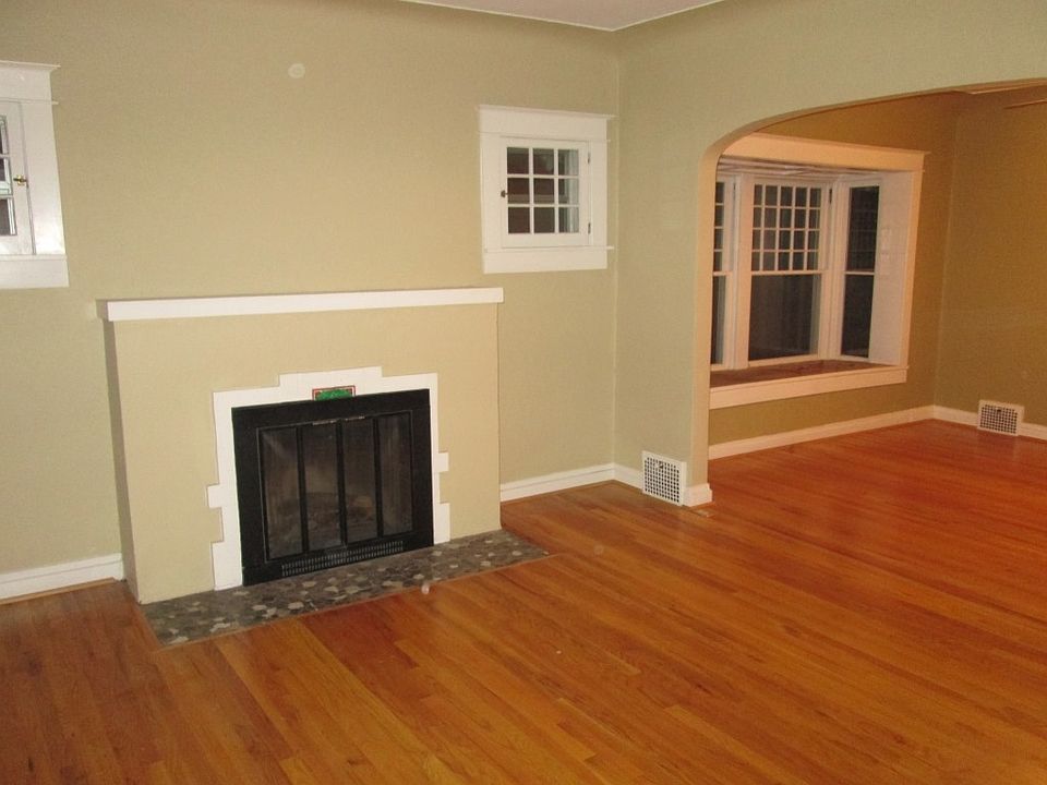 2nd image of 2539 Forest St