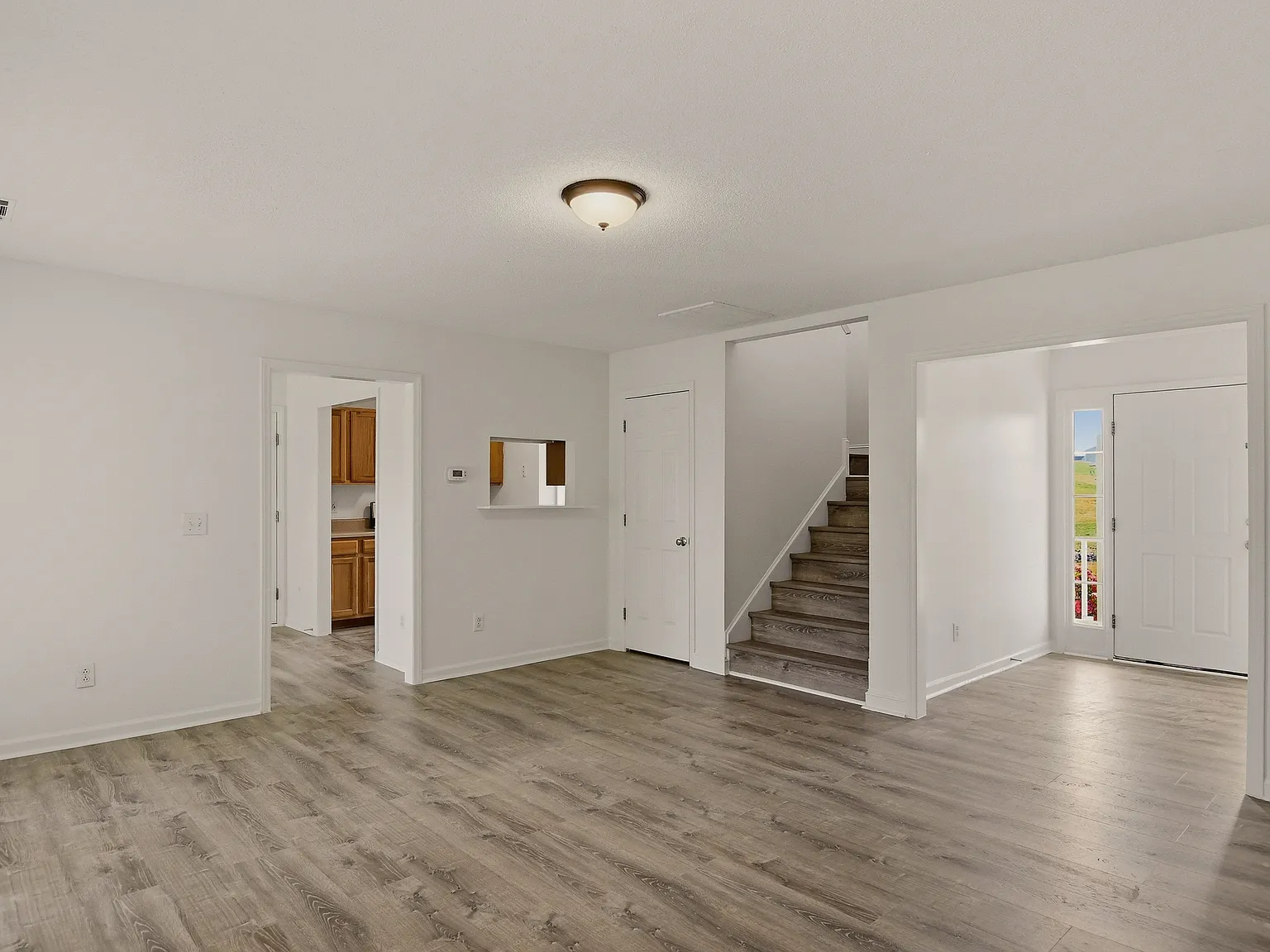 4 bed, 2.5 bath, 1800 sqft, $2,250 — Photo 4