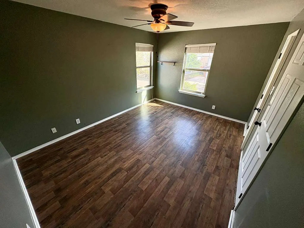 1 bed, $420 — Photo 2