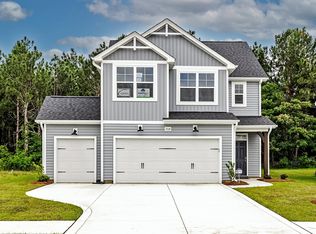 208 Ironbark Dr, Raeford, NC 28376