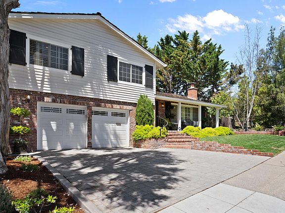 3rd image of 956 Edgecliff Way