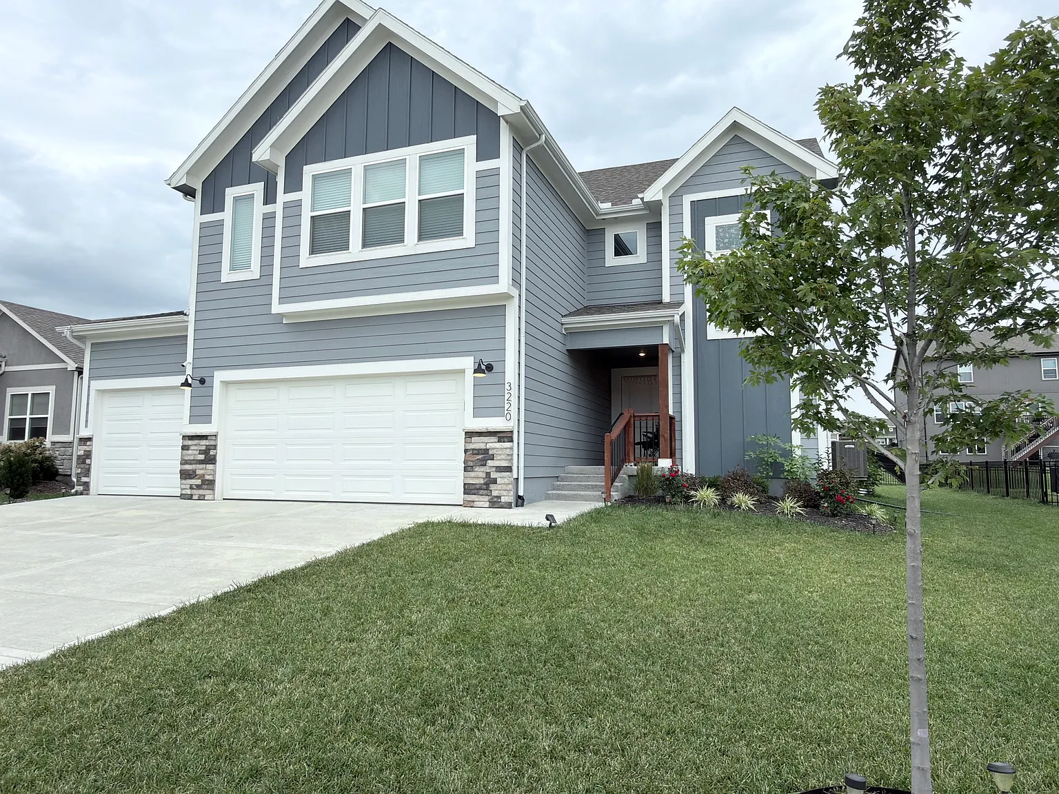 4 bed, 2.5 bath, 2069 sqft, $2,849 — Photo 4