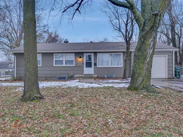 8115 W 71st St, Overland Park, KS 66204