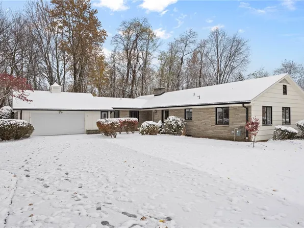 18 S Pittsford Hill Ln, Pittsford, NY 14534