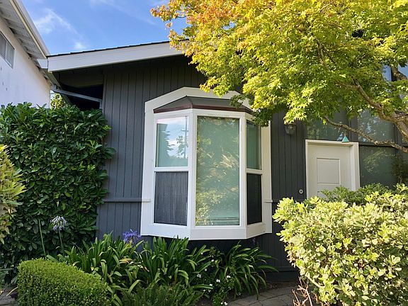 2nd image of 3404 Lodge Dr