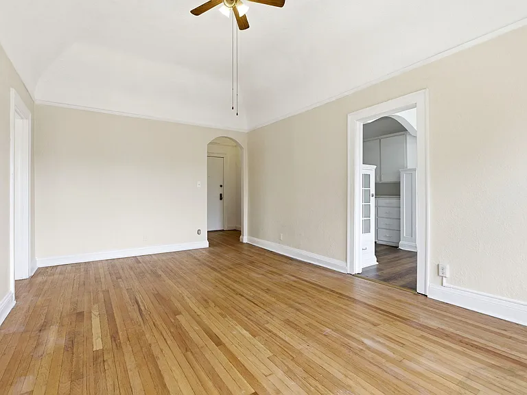 3214 Yorkshire Rd #301 — Photo 5