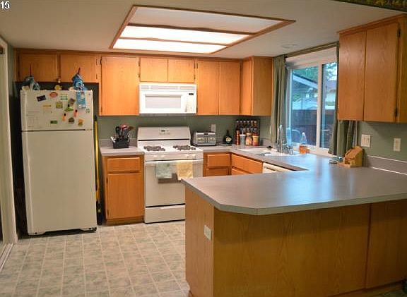2nd image of 15807 NE 69th St