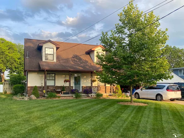 15444 Parkside Dr, Monroe, MI 48161