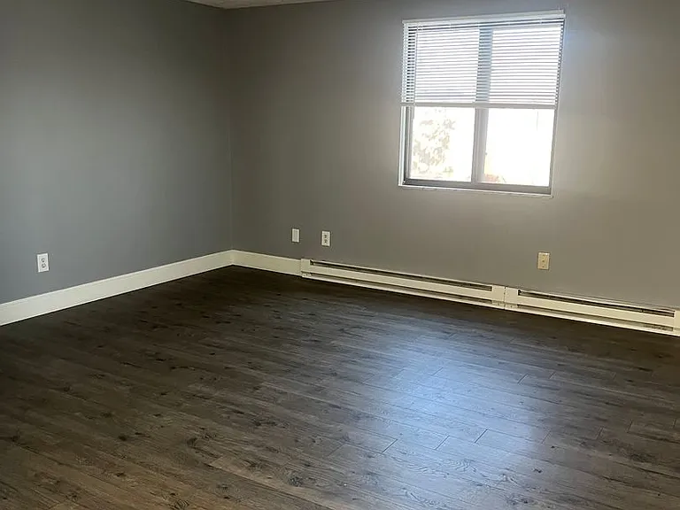 Hillcrest Avenue Apartments — Photo 1