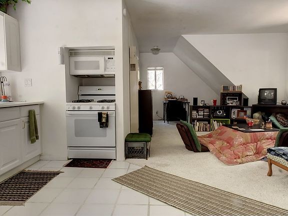 4th image of 429 Cottage Grove Dr