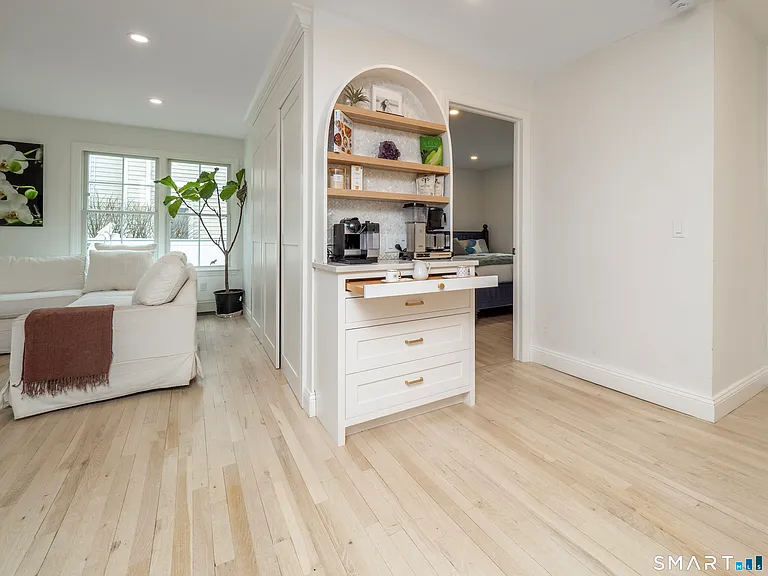 28 Oak St — Photo 10