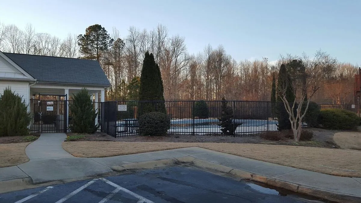 915 Whittington Way — Photo 3