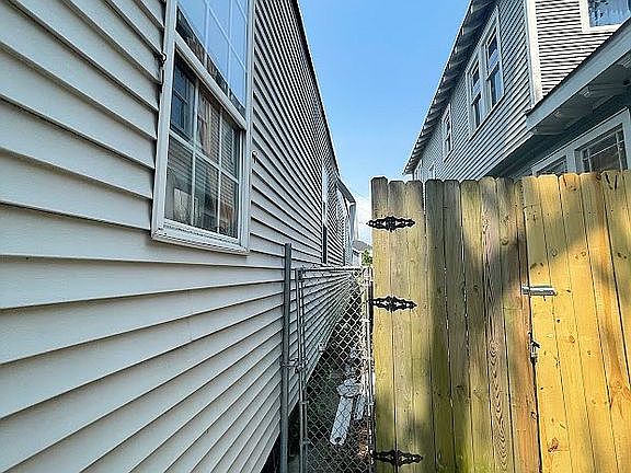 4th image of 2431 Saint Bernard Ave