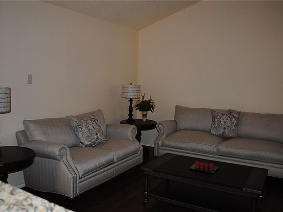 3rd image of 600 Lamar Dr