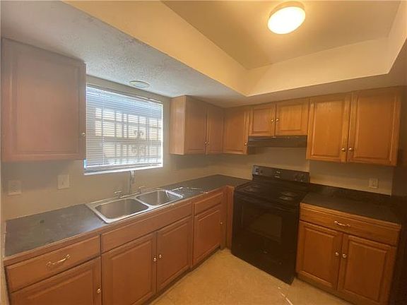 3rd image of 5156 Bayouview Ct