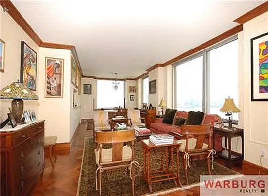 Sold by Warburg | media 4
