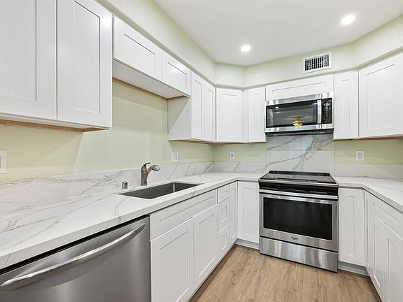 3rd image of 13951 Midland Rd
