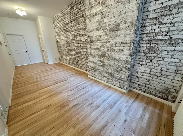 233 W 15th St APT 2W, New York, NY 10011