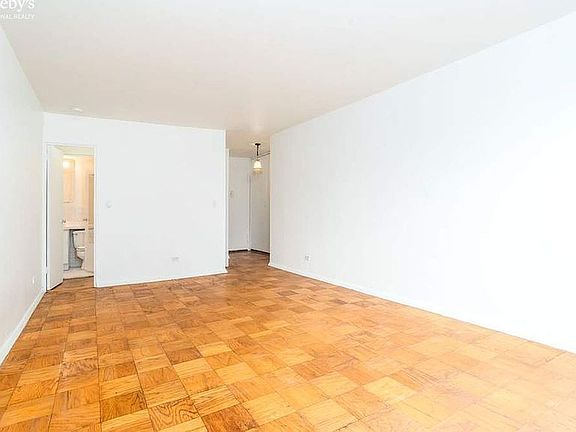 3rd image of 165 W 66th St APT 14M