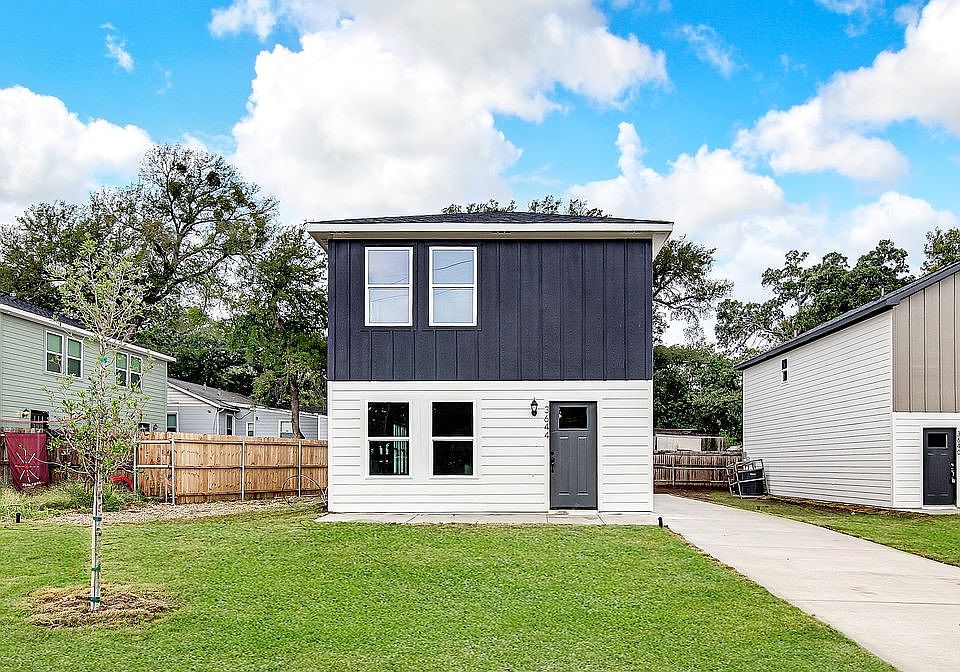 1st image of 3644 Vaughn Blvd